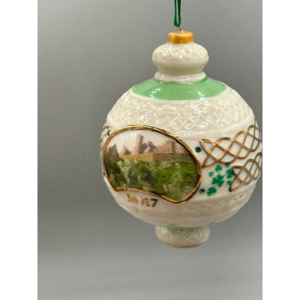 The Danbury Mint 2017 Annual Irish Ornament An Irish Christmas - Picture 3 of 5